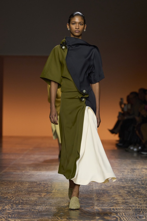 مجموعة Bottega Veneta لخريف 2024 في ميلانو