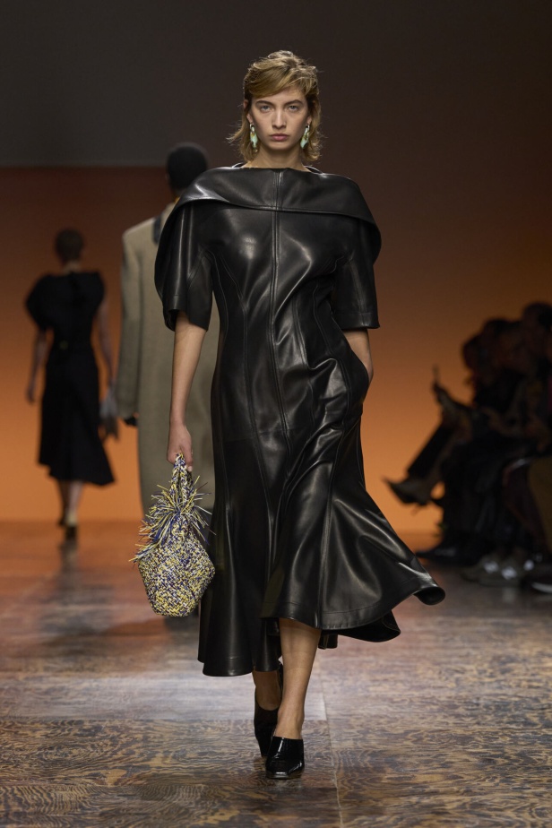 مجموعة Bottega Veneta لخريف 2024 في ميلانو