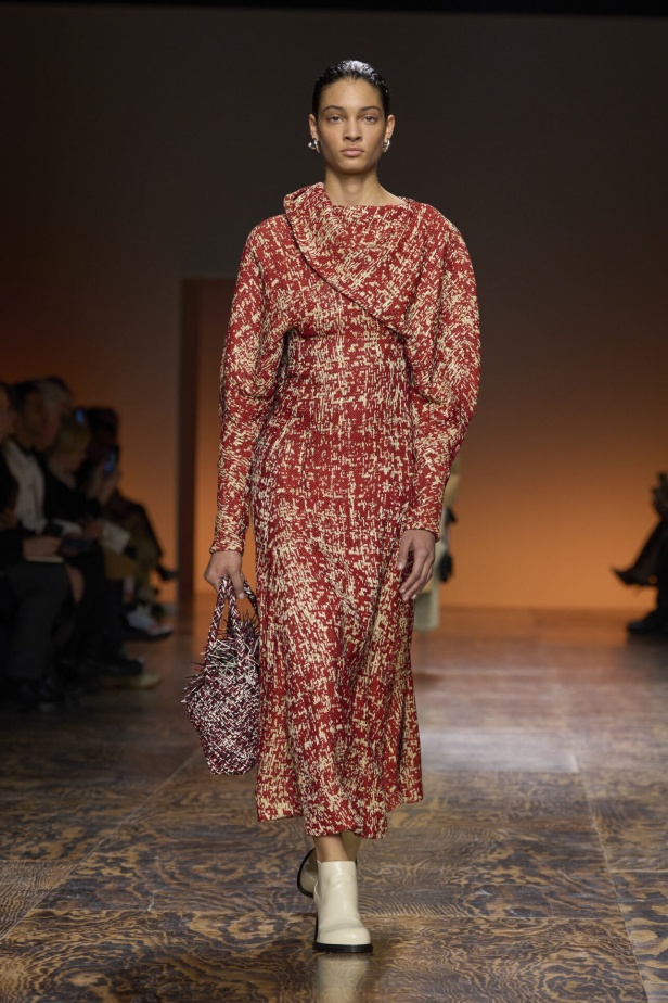 مجموعة Bottega Veneta لخريف 2024 في ميلانو