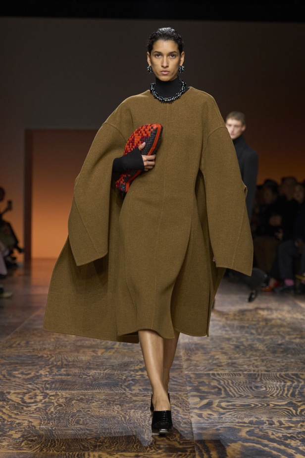 مجموعة Bottega Veneta لخريف 2024 في ميلانو