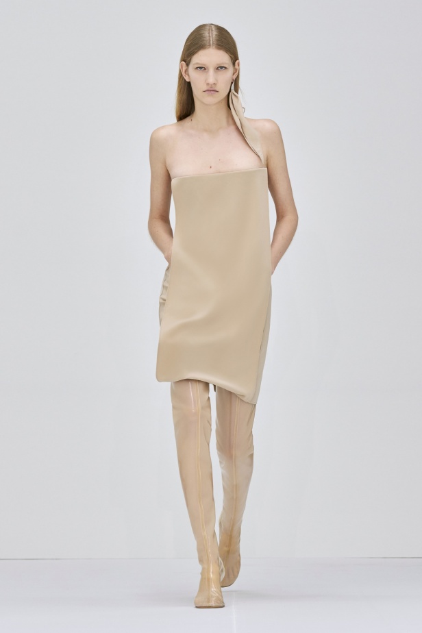 مجموعة Courreges لخريف وشتاء 2024-2025 في باريس