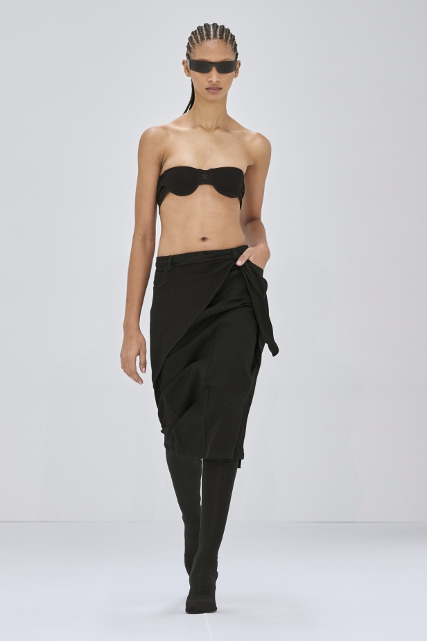 مجموعة Courreges لخريف وشتاء 2024-2025 في باريس