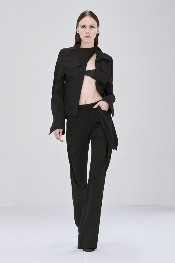 مجموعة Courreges لخريف وشتاء 2024-2025 في باريس