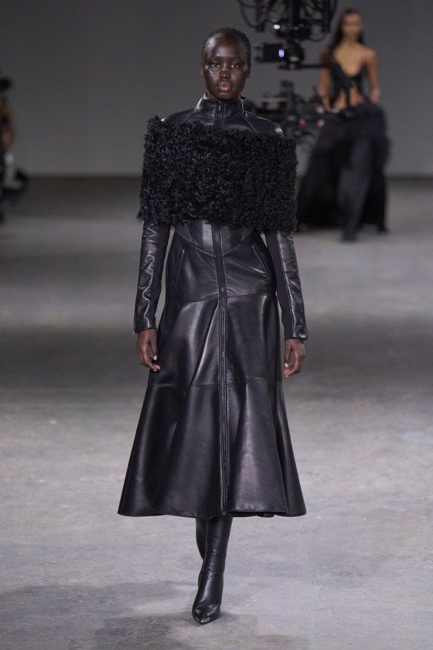 مجموعة David Koma لخريف وشتاء 2024