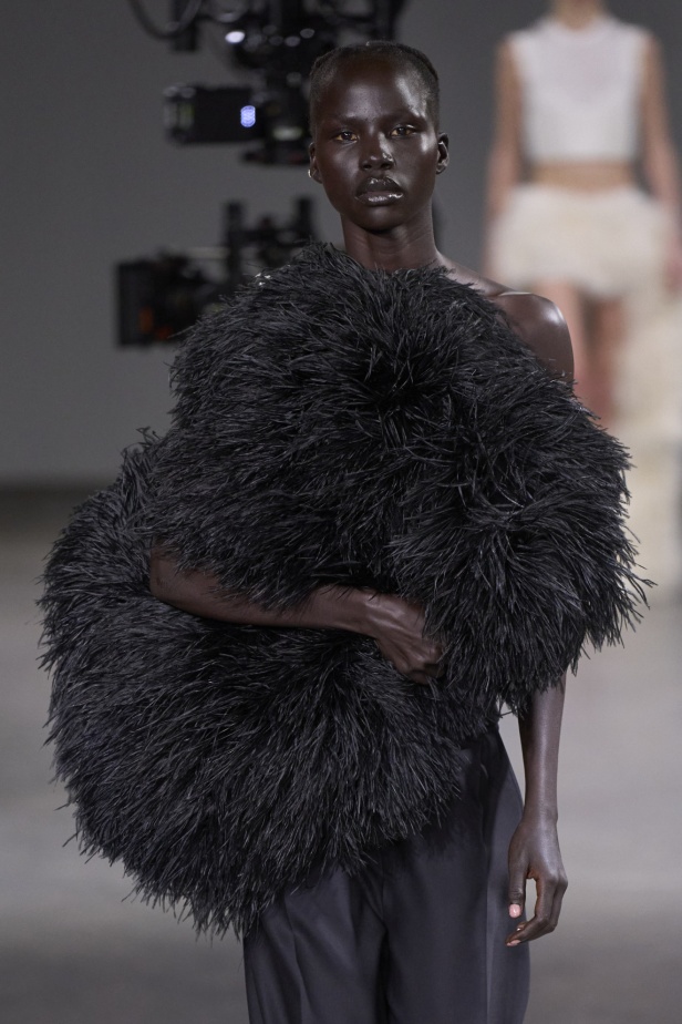 مجموعة David Koma لخريف وشتاء 2024