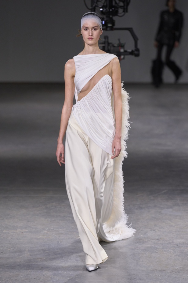 مجموعة David Koma لخريف وشتاء 2024