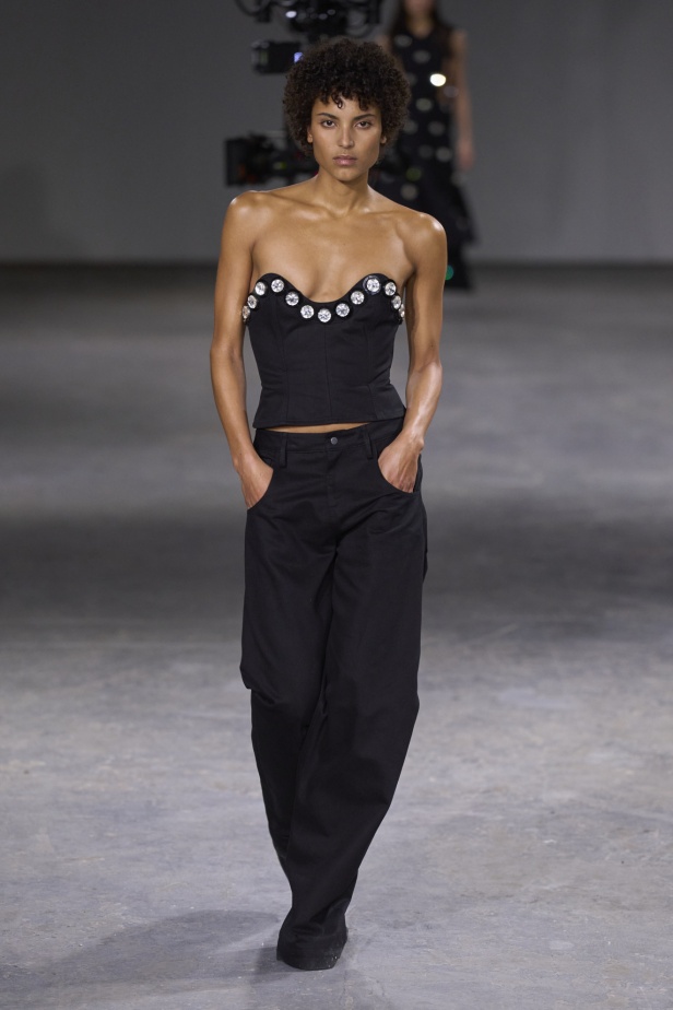 مجموعة David Koma لخريف وشتاء 2024