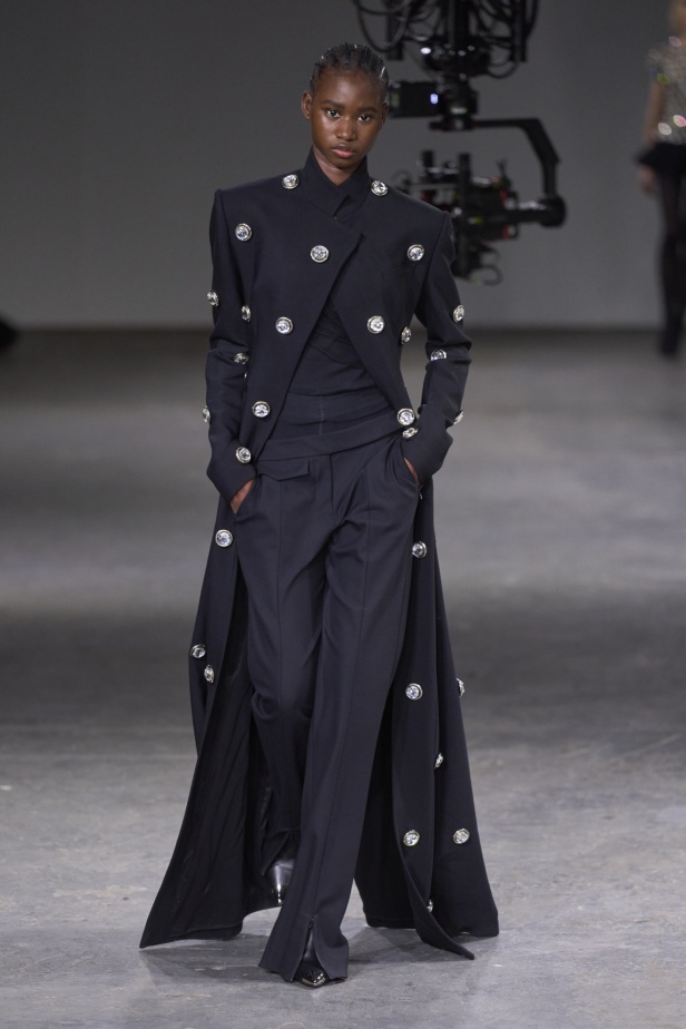 مجموعة David Koma لخريف وشتاء 2024