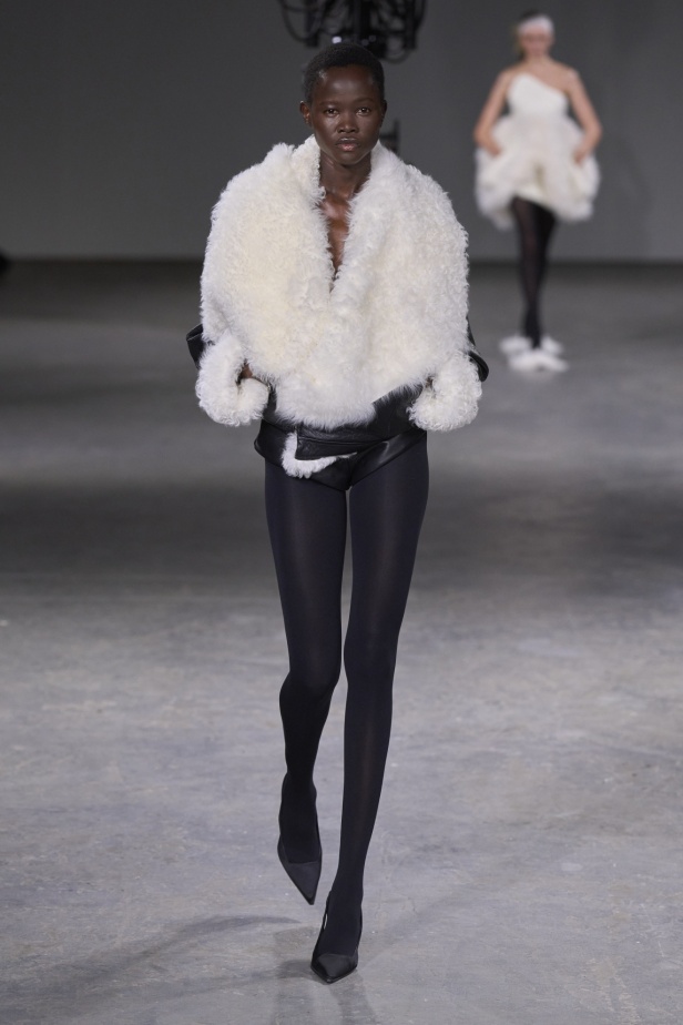 مجموعة David Koma لخريف وشتاء 2024