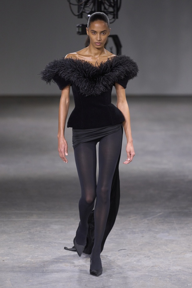 مجموعة David Koma لخريف وشتاء 2024