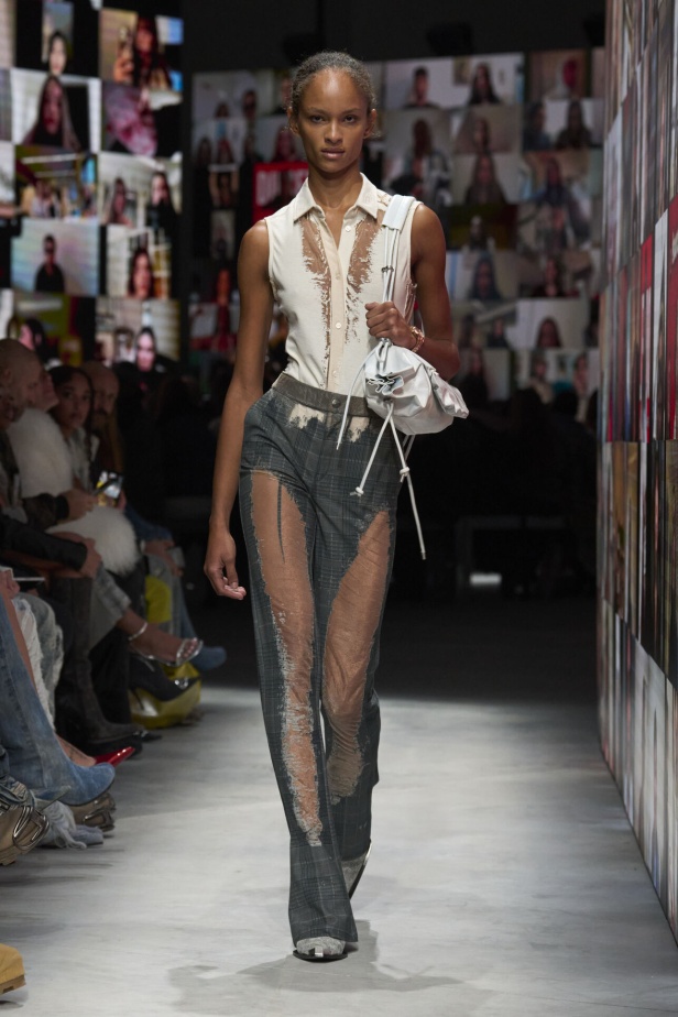 عرض أزياء مجموعة Diesel لموسم خريف وشتاء 2024 في ميلانو