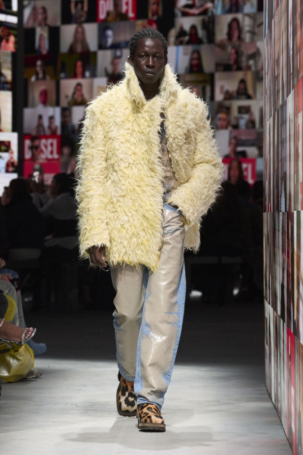 عرض أزياء مجموعة Diesel لموسم خريف وشتاء 2024 في ميلانو