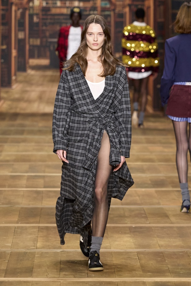 مجموعة Elisabetta Franchi لخريف وشتاء 2024