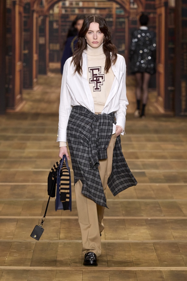 مجموعة Elisabetta Franchi لخريف وشتاء 2024