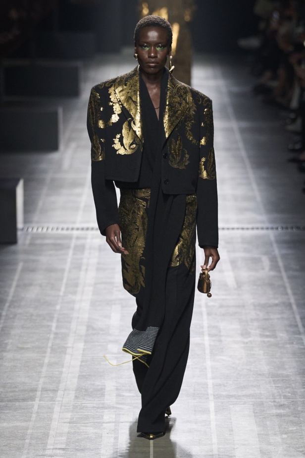 عرض أزياء Etro لموسم خريف وشتاء 2024 في ميلانو