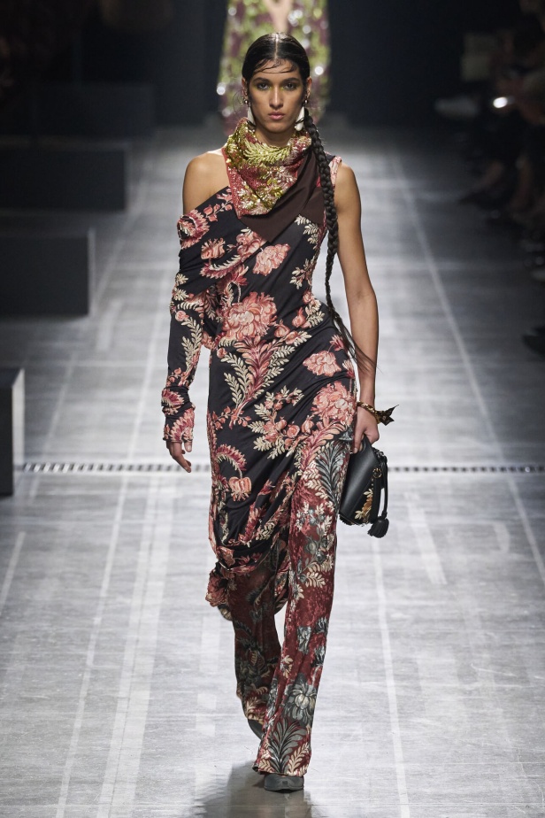 عرض أزياء Etro لموسم خريف وشتاء 2024 في ميلانو