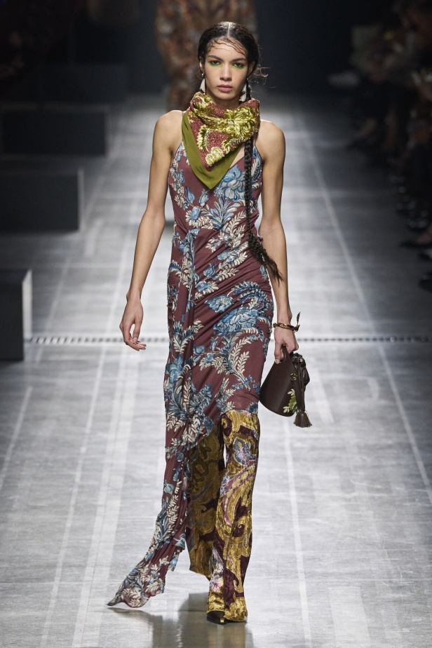 عرض أزياء Etro لموسم خريف وشتاء 2024 في ميلانو