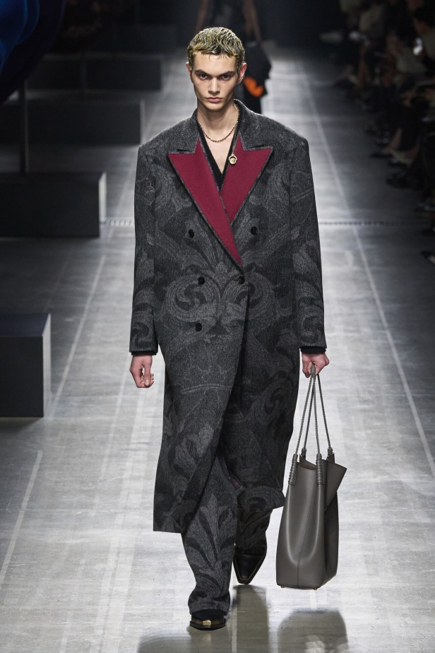 عرض أزياء Etro لموسم خريف وشتاء 2024 في ميلانو