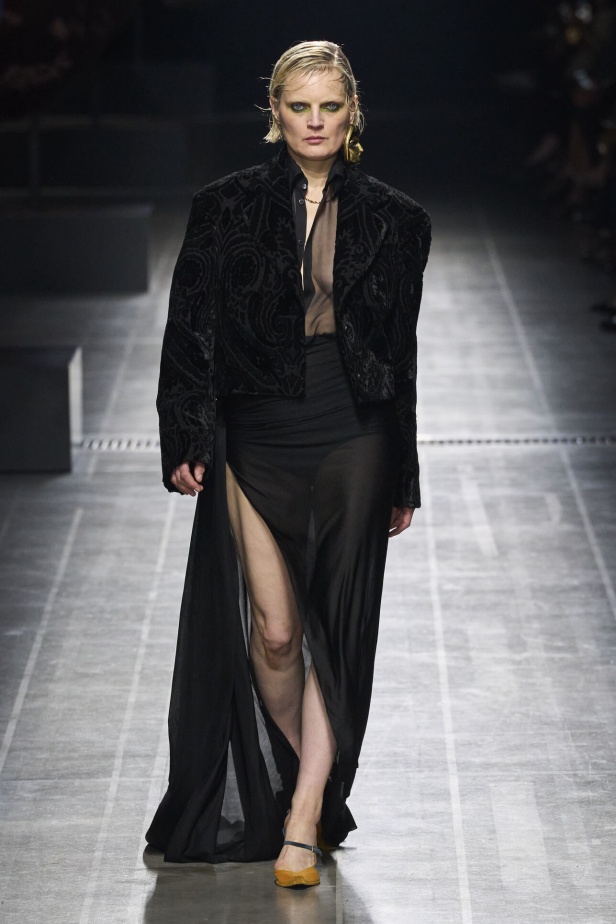 عرض أزياء Etro لموسم خريف وشتاء 2024 في ميلانو