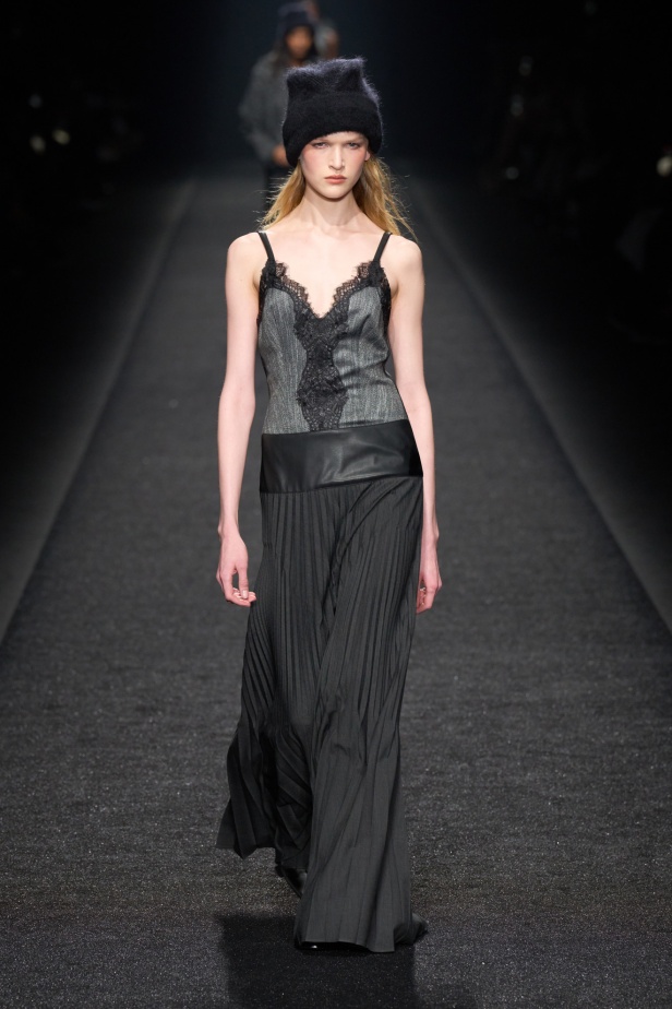 مجموعة Alberta Ferretti لخريف وشتاء 2024