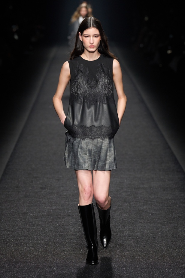 مجموعة Alberta Ferretti لخريف وشتاء 2024