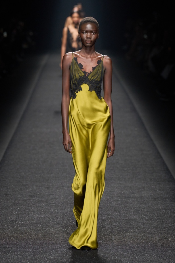 مجموعة Alberta Ferretti لخريف وشتاء 2024