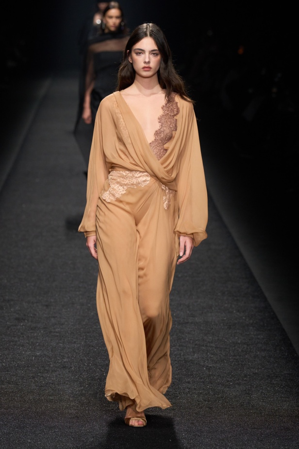 مجموعة Alberta Ferretti لخريف وشتاء 2024