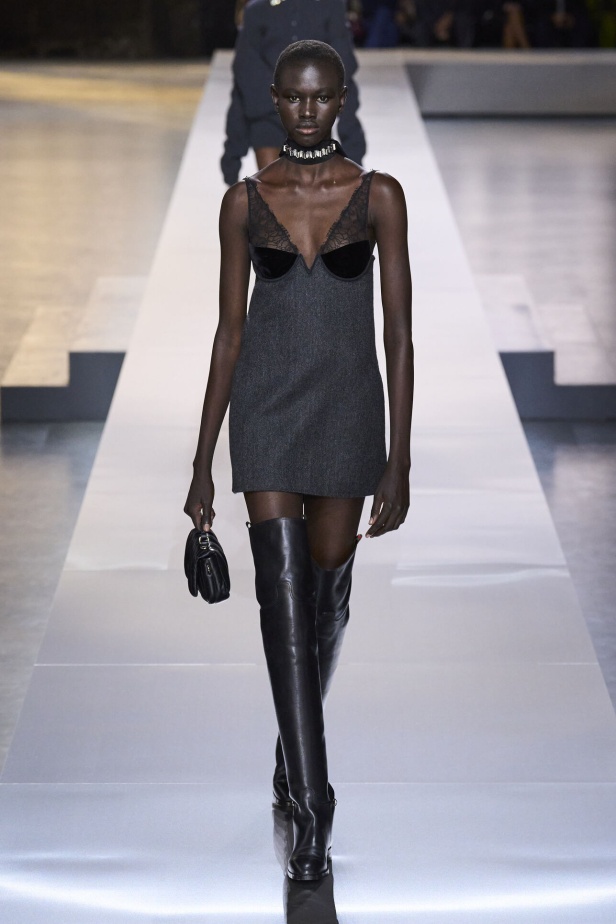 عرض أزياء Gucci لخريف 2024 