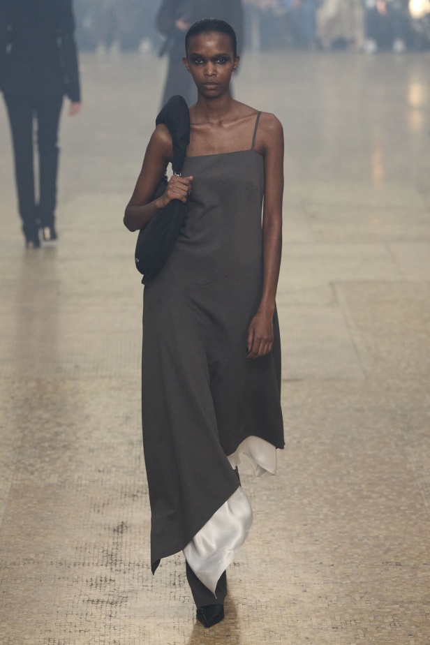 مجموعة Helmut Lang لموسم خريف وشتاء 2024-2025 في نيويورك