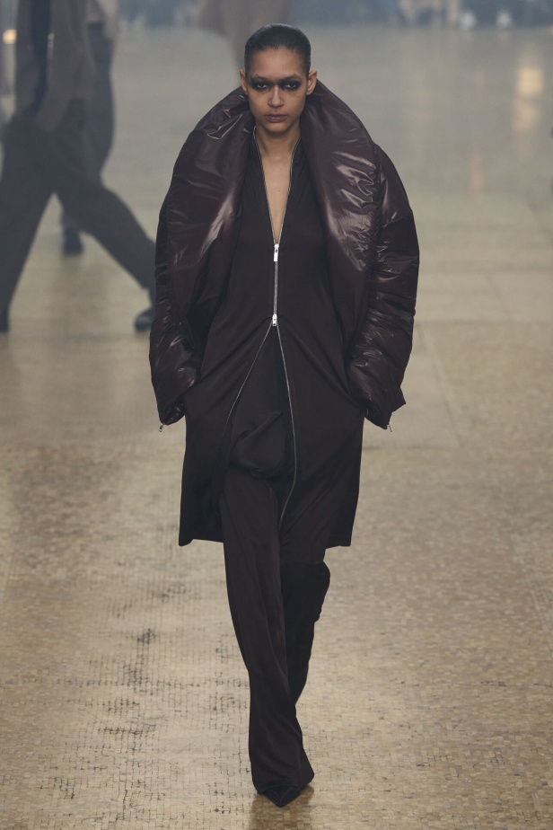 مجموعة Helmut Lang لموسم خريف وشتاء 2024-2025 في نيويورك