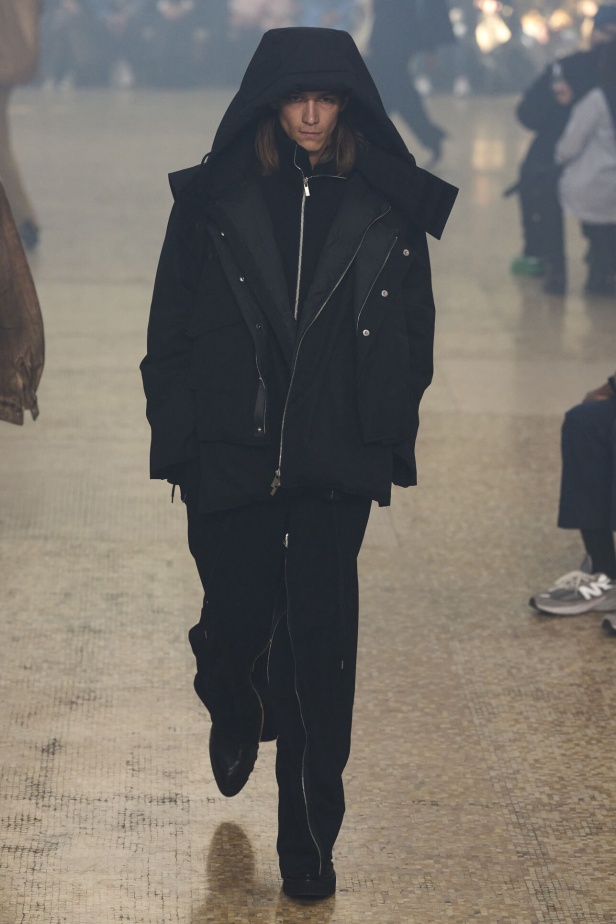 مجموعة Helmut Lang لموسم خريف وشتاء 2024-2025 في نيويورك