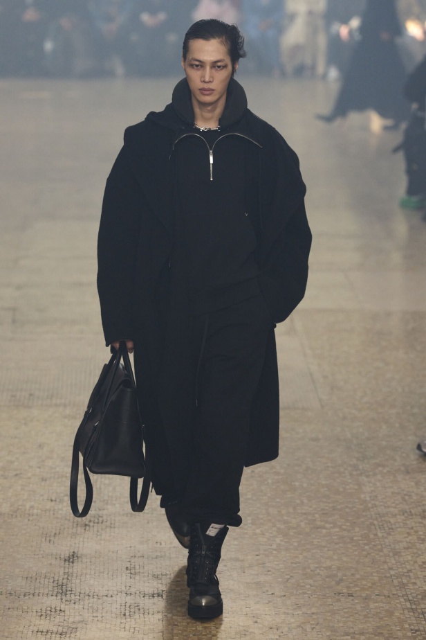 مجموعة Helmut Lang لموسم خريف وشتاء 2024-2025 في نيويورك