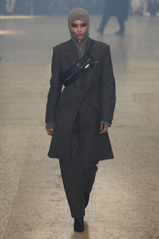 مجموعة Helmut Lang لموسم خريف وشتاء 2024-2025 في نيويورك