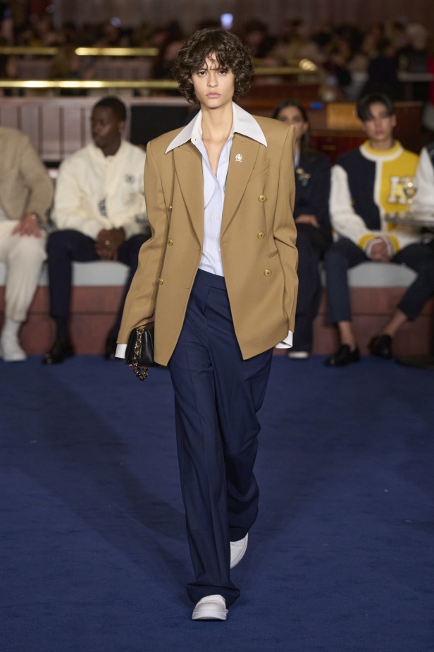 مجموعة Tommy Hilfiger لخريف 2024-2025