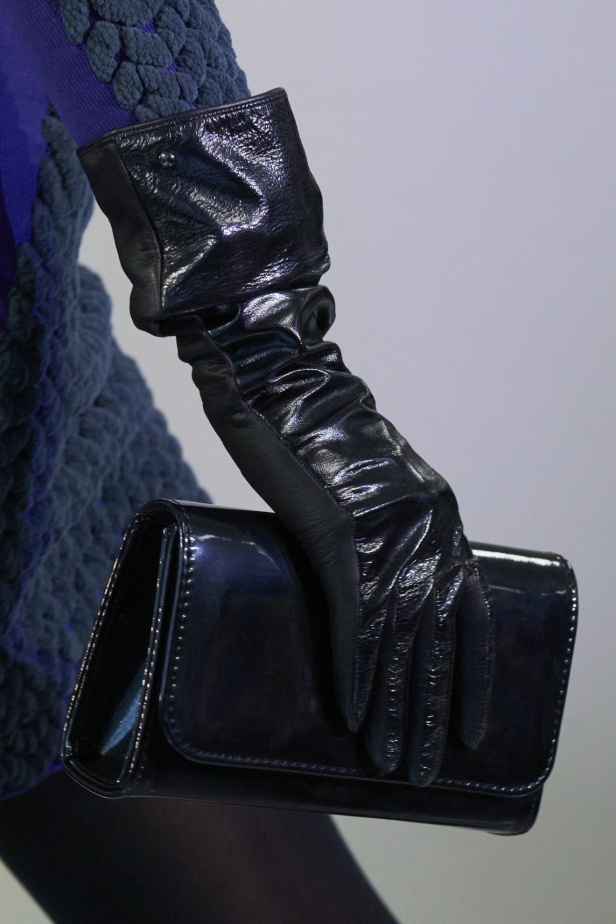 مجموعة Mark Fast لخريف وشتاء 2024 عصرية ومبتكرة بلمسة هندسية