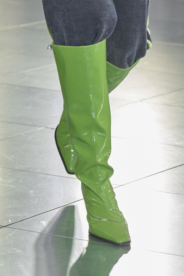 مجموعة Mark Fast لخريف وشتاء 2024 عصرية ومبتكرة بلمسة هندسية