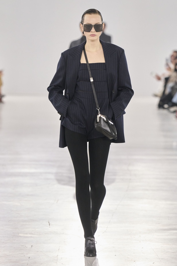 عرض أزياء مجموعة  Max Mara لموسم خريف وشتاء 2024 