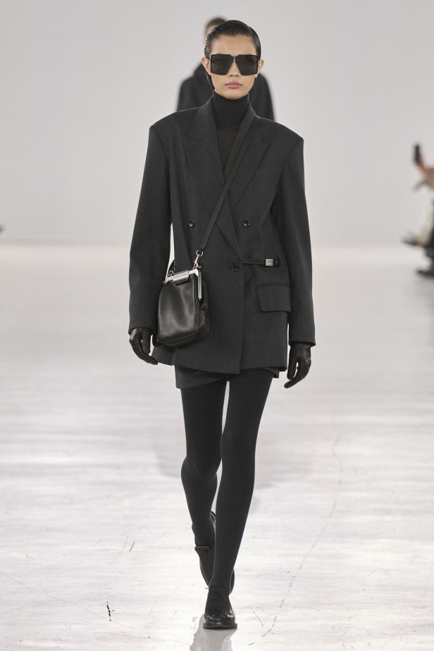 عرض أزياء مجموعة  Max Mara لموسم خريف وشتاء 2024 