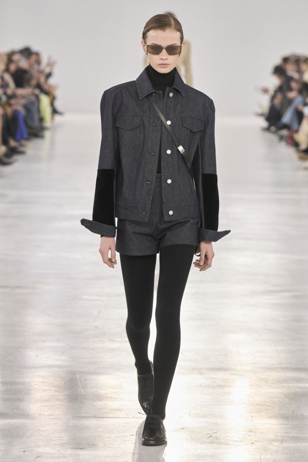 عرض أزياء مجموعة  Max Mara لموسم خريف وشتاء 2024 