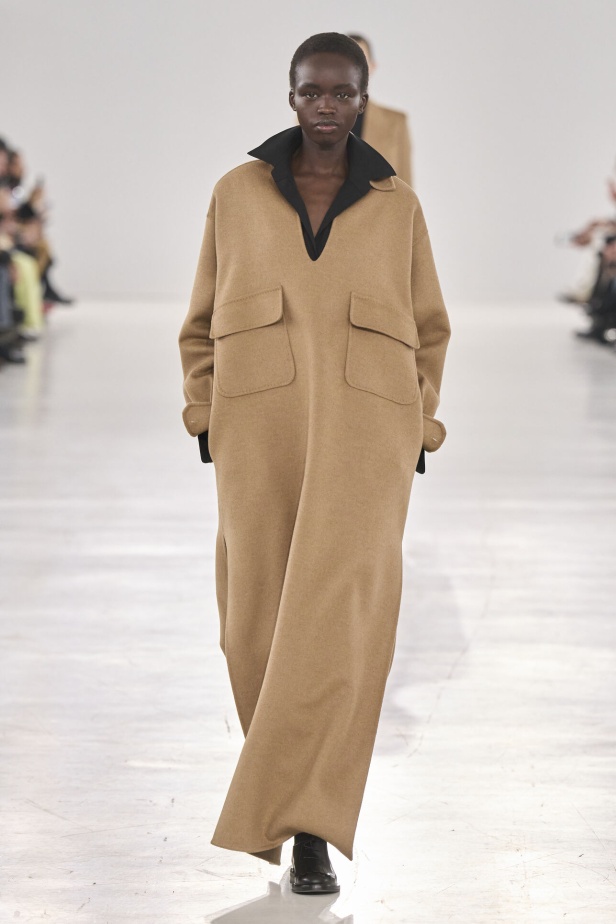 عرض أزياء مجموعة  Max Mara لموسم خريف وشتاء 2024 