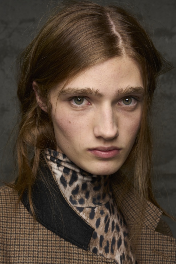 إطلالات جمالية من مجموعة N°21 لخريف وشتاء 2024