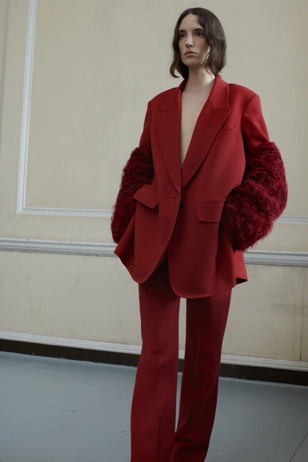 عرض أزياء  Noon by Noorلخريف وشتاء 2024-2025