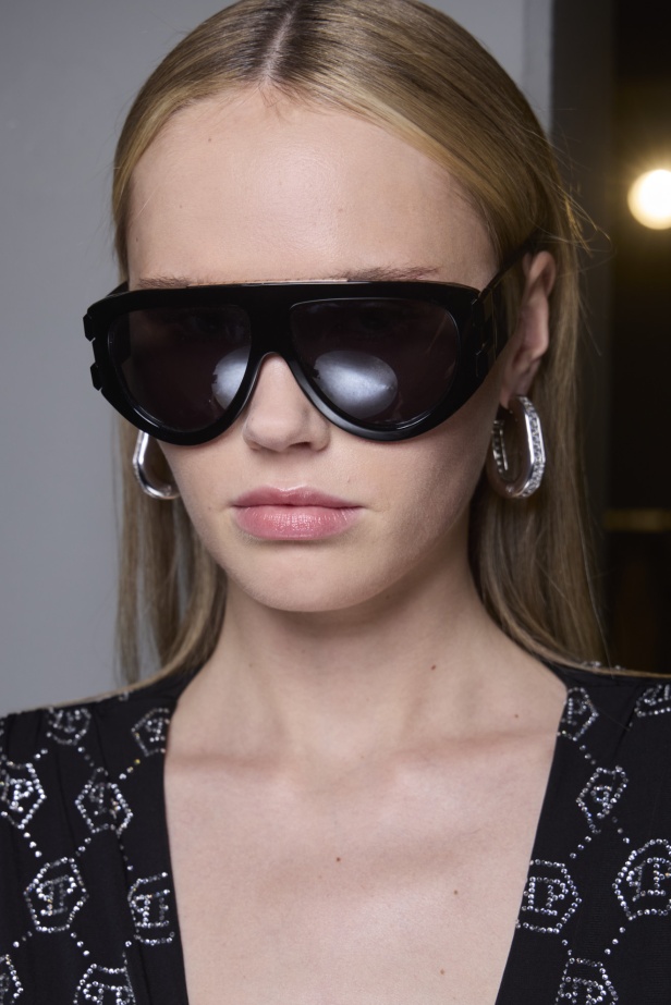 مجموعة Philipp Plein لخريف 2024 تشع ببريق الكريستالات