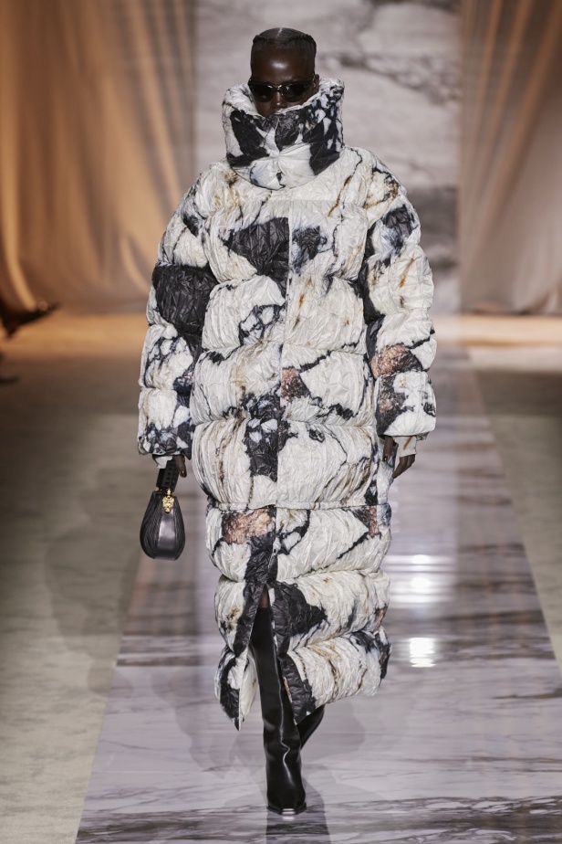 "روبرتو كفالي" خريف و شتاء 2024