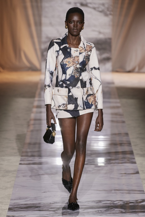 "روبرتو كفالي" خريف و شتاء 2024