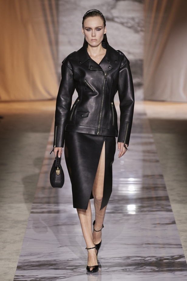 "روبرتو كفالي" خريف و شتاء 2024