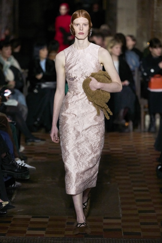 "سيمون روشا" خريف و شتاء 2024