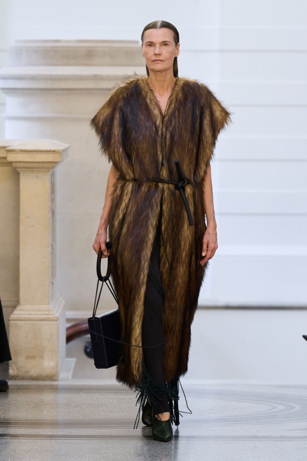 مجموعة Roksanda لخريف وشتاء 2024