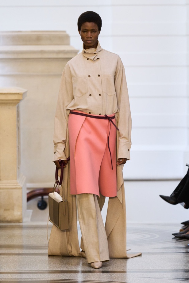 مجموعة Roksanda لخريف وشتاء 2024