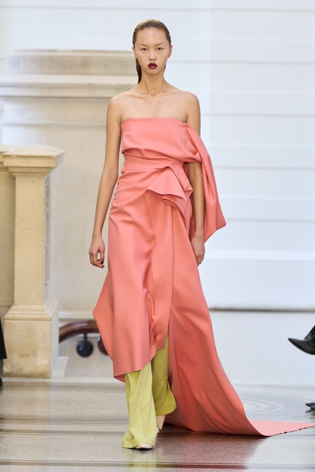 مجموعة Roksanda لخريف وشتاء 2024